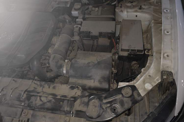Used Hongqi HS5 2019 2.0T Smart Connect Flagship Edition Engine Bay Left