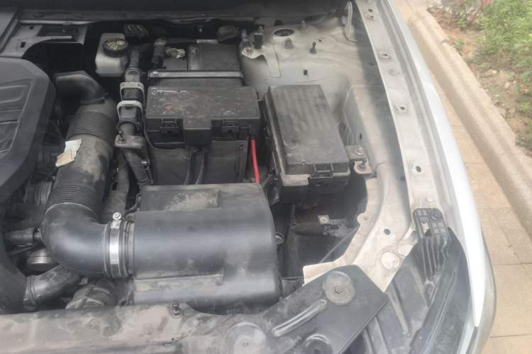 Used Hongqi HS5 2019 2.0T Smart Connect Flagship All-Wheel-Drive Version Engine Bay Left