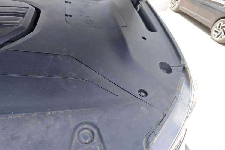 Used Hongqi HS5 2019 2.0T Smart Connect Flagship Edition Engine Bay Left