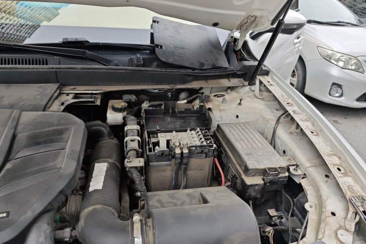 Used Hongqi HS5 2019 2.0T Smart Connect Flagship Edition Engine Bay Left