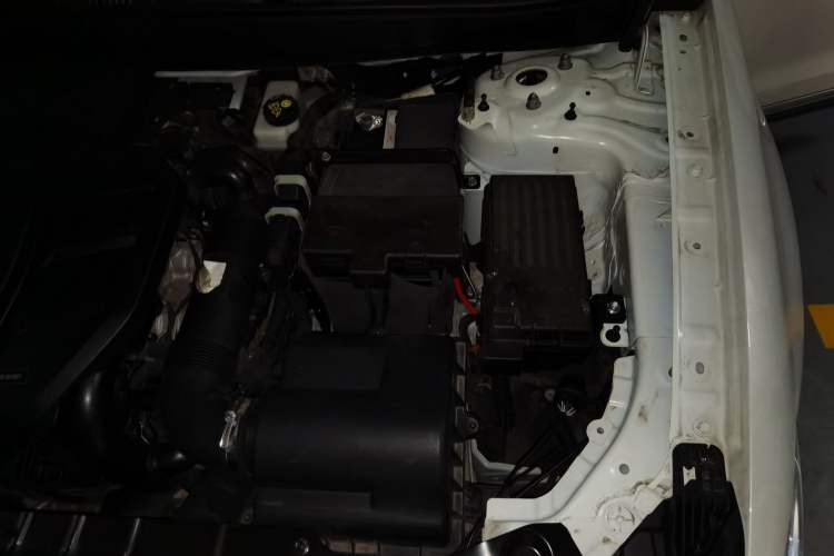 Used Hongqi HS5 2019 2.0T Smart Connect Flagship Edition Engine Bay Left
