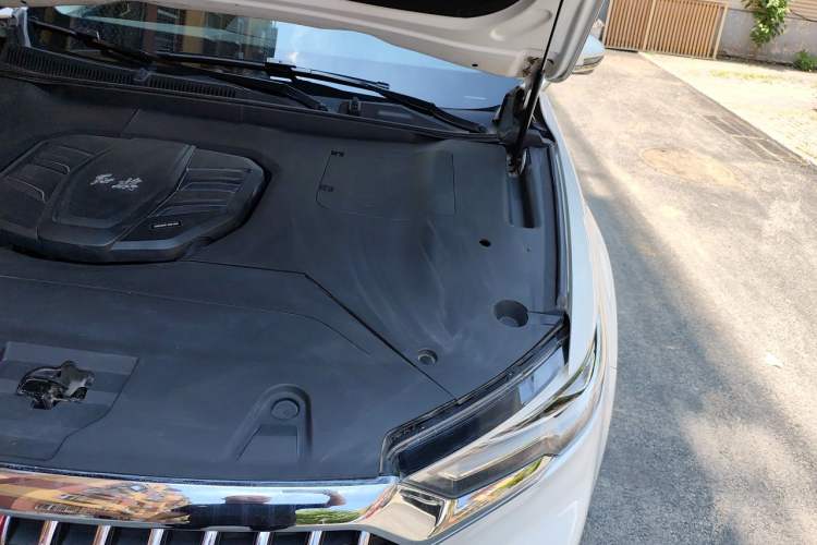 Used Hongqi HS5 2019 2.0T Smart Connect Flagship Edition Engine Bay Left