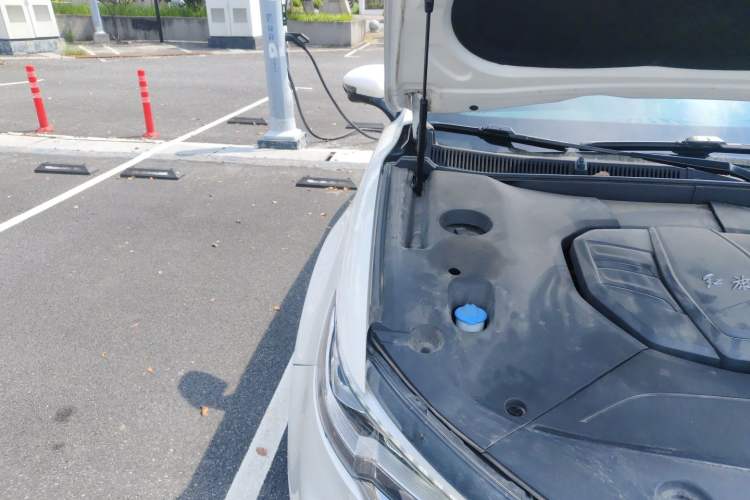 Used Hongqi HS5 2019 2.0T Smart Connect Flagship All-Wheel-Drive Version Engine Bay Right