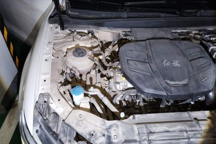 Used Hongqi HS5 2019 2.0T Smart Connect Flagship All-Wheel-Drive Version Engine Bay Right