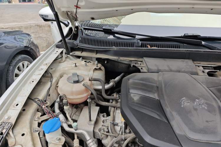 Used Hongqi HS5 2019 2.0T Smart Connect Flagship Edition Engine Bay Right