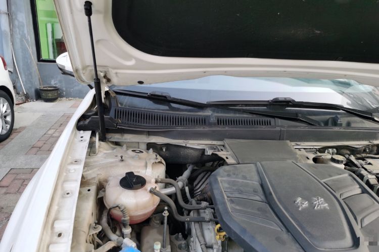 Used Hongqi HS5 2019 2.0T Smart Connect Flagship Edition Engine Bay Right