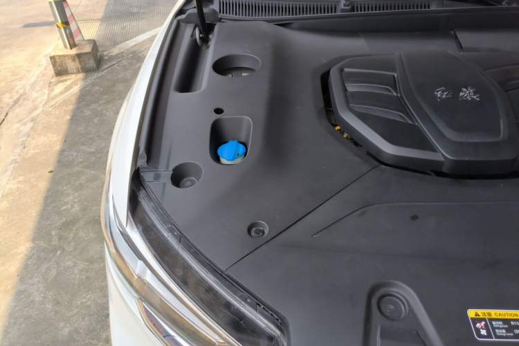 Used Hongqi HS5 2019 2.0T Smart Connect Flagship Edition Engine Bay Right