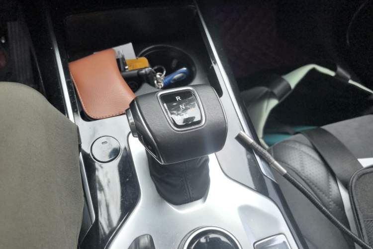Used Hongqi HS5 2019 2.0T Smart Connect Flagship All-Wheel-Drive Version Gear Lever