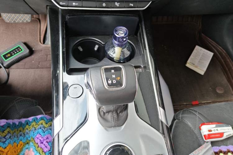 Used Hongqi HS5 2019 2.0T Smart Connect Flagship All-Wheel-Drive Version Gear Lever