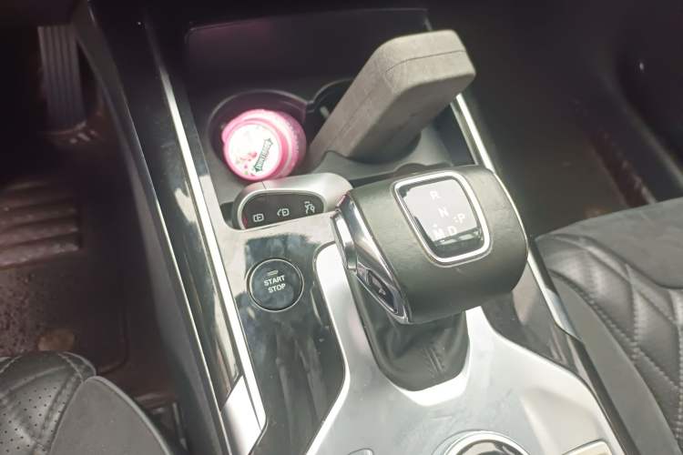 Used Hongqi HS5 2019 2.0T Smart Connect Flagship All-Wheel-Drive Version Gear Lever