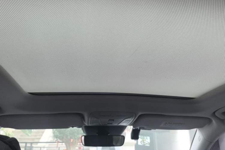 Used Hongqi HS5 2019 2.0T Smart Connect Flagship All-Wheel-Drive Version Headliner