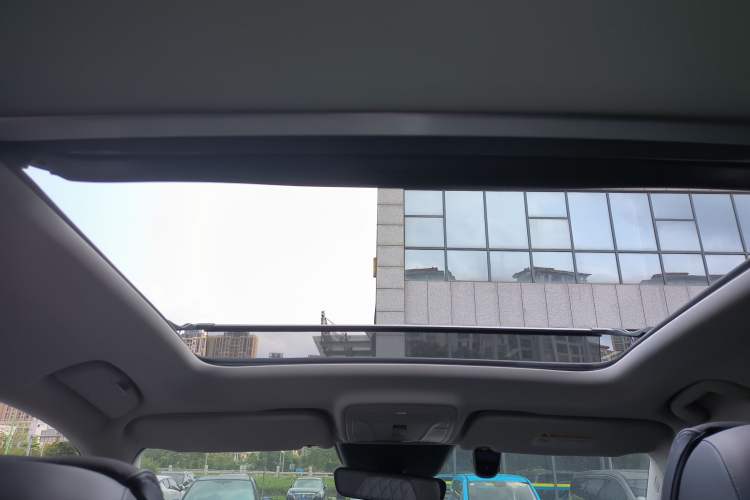 Used Hongqi HS5 2019 2.0T Smart Connect Flagship All-Wheel-Drive Version Headliner