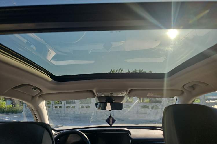 Used Hongqi HS5 2019 2.0T Smart Connect Flagship All-Wheel-Drive Version Headliner