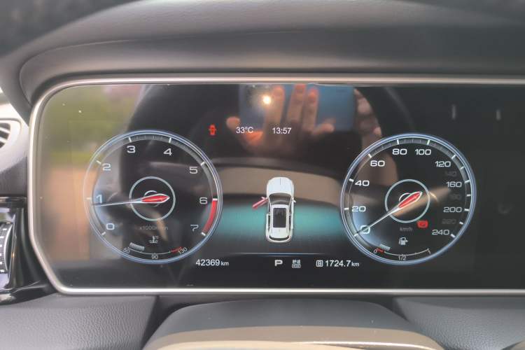 Used Hongqi HS5 2019 2.0T Smart Connect Flagship All-Wheel-Drive Version Instrument Cluster