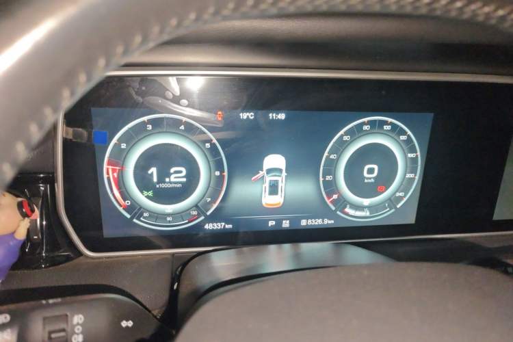 Used Hongqi HS5 2019 2.0T Smart Connect Flagship All-Wheel-Drive Version Instrument Cluster