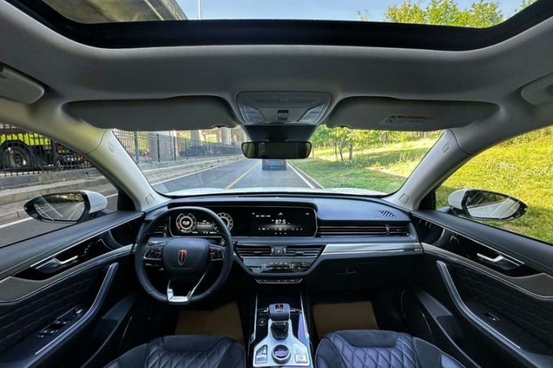 Used Hongqi HS5 2019 2.0T Smart Connect Flagship All-Wheel-Drive Version Interior 1