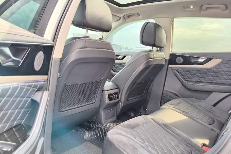 Used Hongqi HS5 2019 2.0T Smart Connect Flagship Edition Interior 1