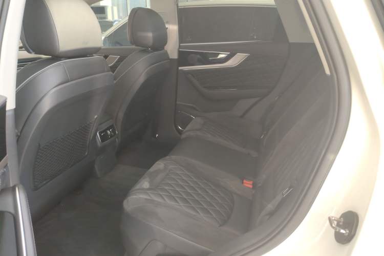 Used Hongqi HS5 2019 2.0T Smart Connect Flagship All-Wheel-Drive Version Interior 1