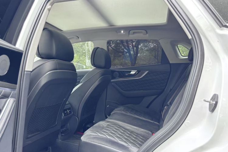 Used Hongqi HS5 2019 2.0T Smart Connect Flagship Edition Interior 2