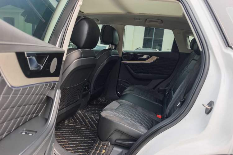 Used Hongqi HS5 2019 2.0T Smart Connect Flagship Edition Interior 3