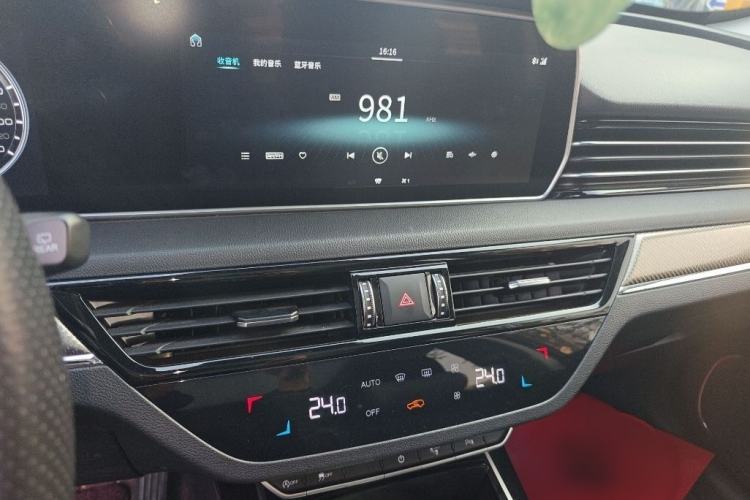Used Hongqi HS5 2019 2.0T Smart Connect Flagship Edition Interior 3