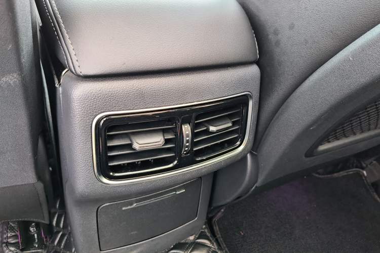 Used Hongqi HS5 2019 2.0T Smart Connect Flagship Edition Interior 3