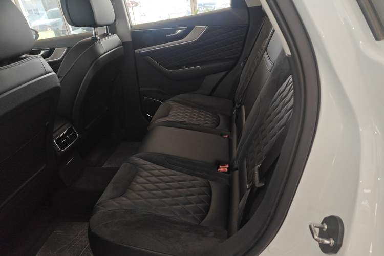 Used Hongqi HS5 2019 2.0T Smart Connect Flagship Edition Interior 4