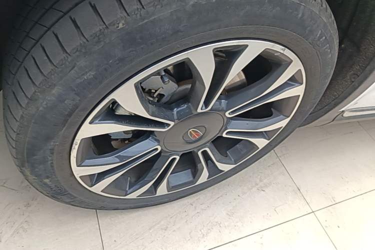 Used Hongqi HS5 2019 2.0T Smart Connect Flagship All-Wheel-Drive Version Left Front Wheel Hub