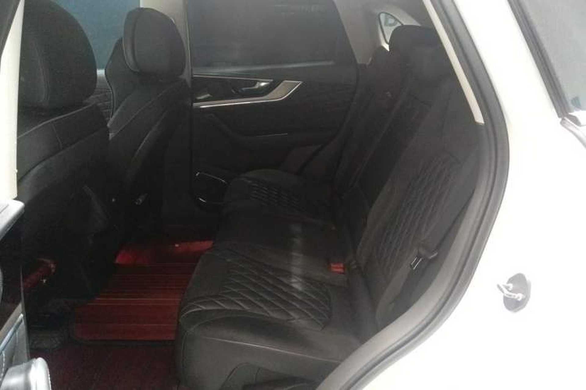 Used Hongqi HS5 2019 2.0T Smart Connect Flagship All-Wheel-Drive Version Left Rear Seat