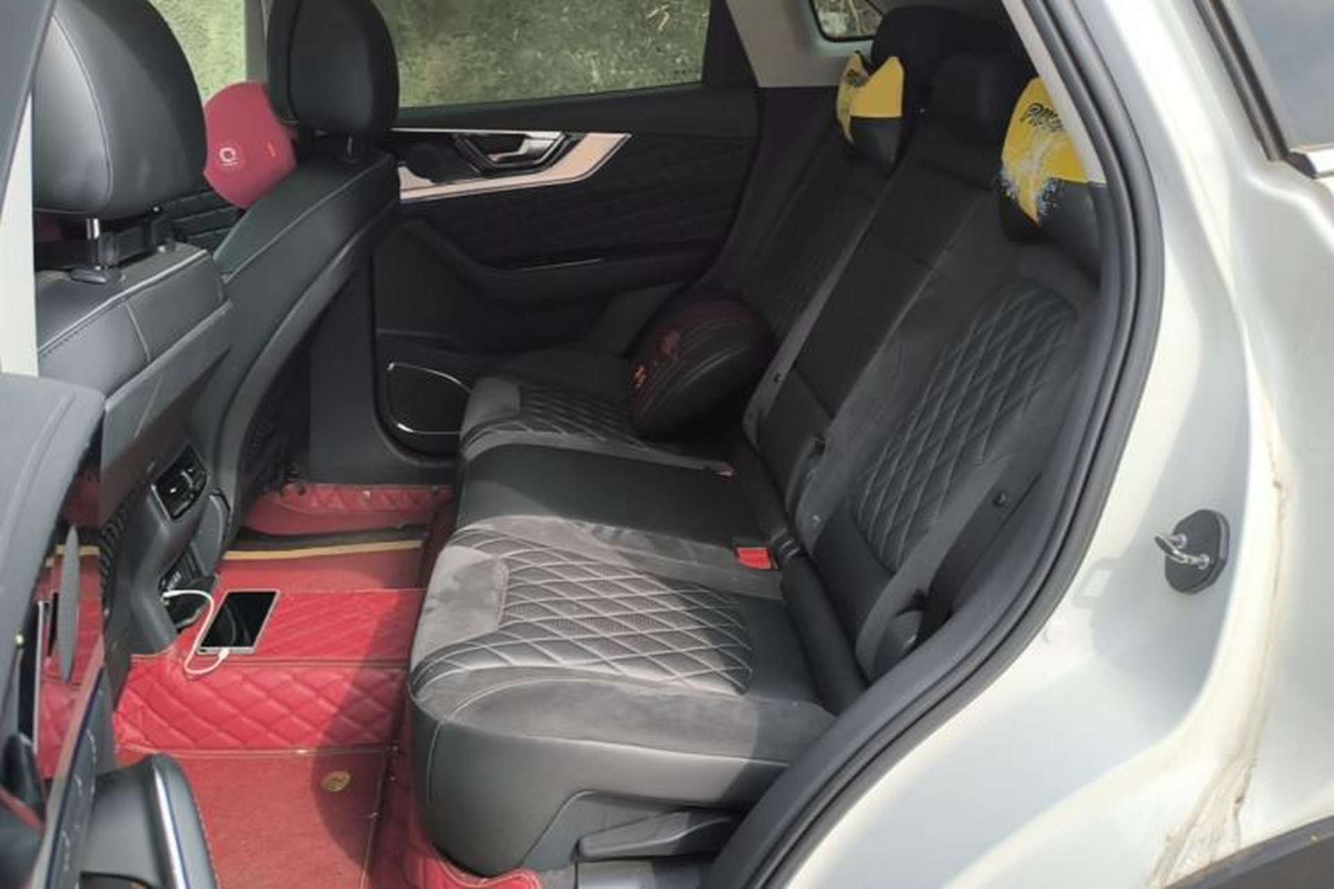 Used Hongqi HS5 2019 2.0T Smart Connect Flagship All-Wheel-Drive Version Left Rear Seat