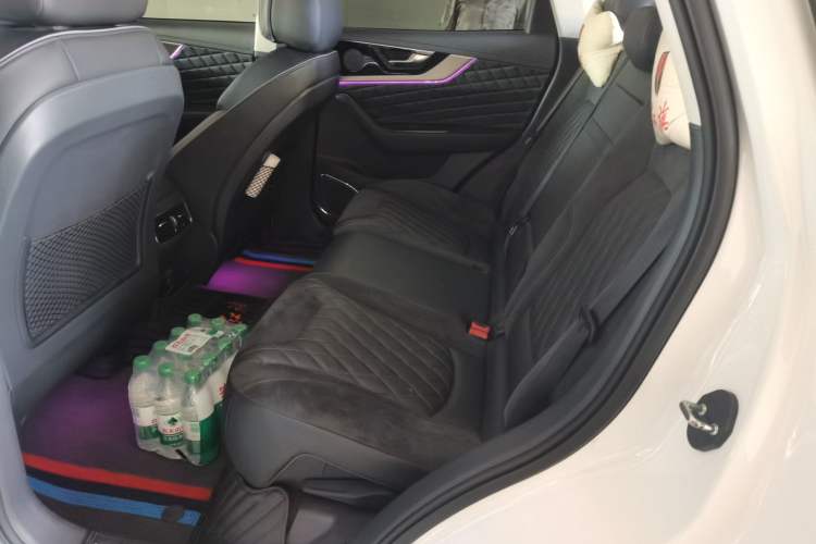Used Hongqi HS5 2019 2.0T Smart Connect Flagship All-Wheel-Drive Version Left Rear Seat