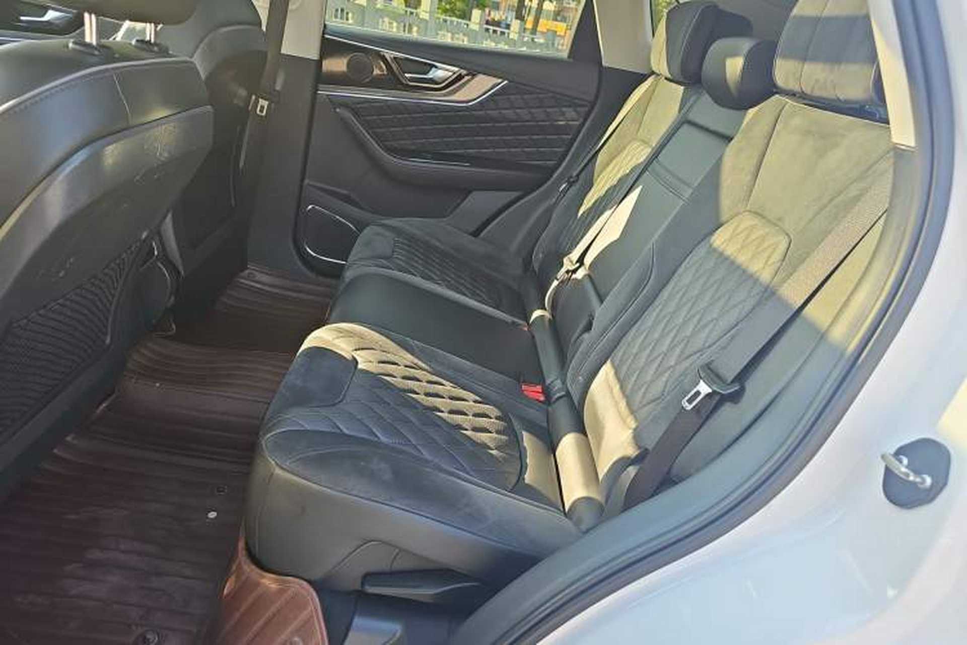 Used Hongqi HS5 2019 2.0T Smart Connect Flagship All-Wheel-Drive Version Left Rear Seat