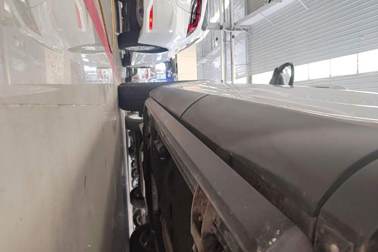 Used Hongqi HS5 2019 2.0T Smart Connect Flagship Edition Left Side Sill