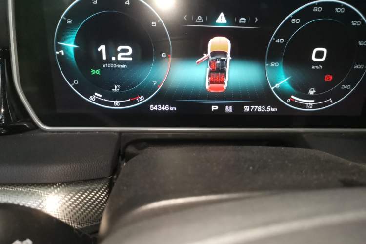 Used Hongqi HS5 2019 2.0T Smart Connect Flagship Edition Odometer Close Up