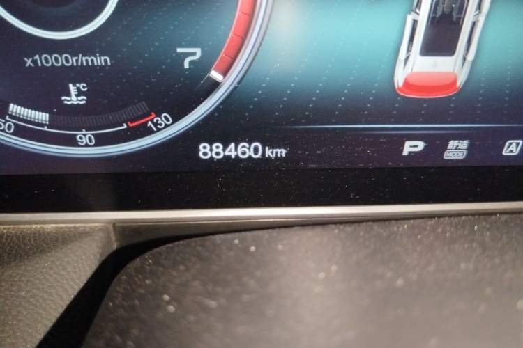 Used Hongqi HS5 2019 2.0T Smart Connect Flagship All-Wheel-Drive Version Odometer Close Up