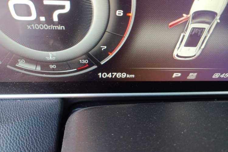Used Hongqi HS5 2019 2.0T Smart Connect Flagship Edition Odometer Close Up