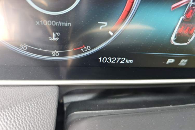 Used Hongqi HS5 2019 2.0T Smart Connect Flagship Edition Odometer Close Up