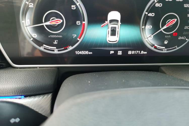 Used Hongqi HS5 2019 2.0T Smart Connect Flagship Edition Odometer Close Up