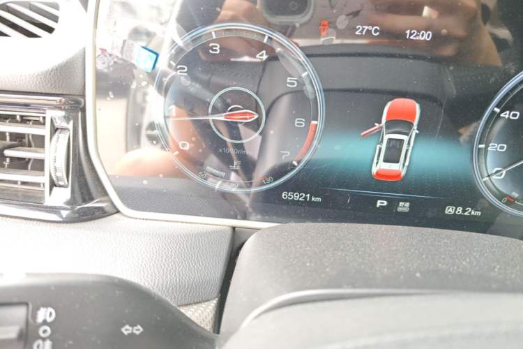 Used Hongqi HS5 2019 2.0T Smart Connect Flagship All-Wheel-Drive Version Odometer Close Up
