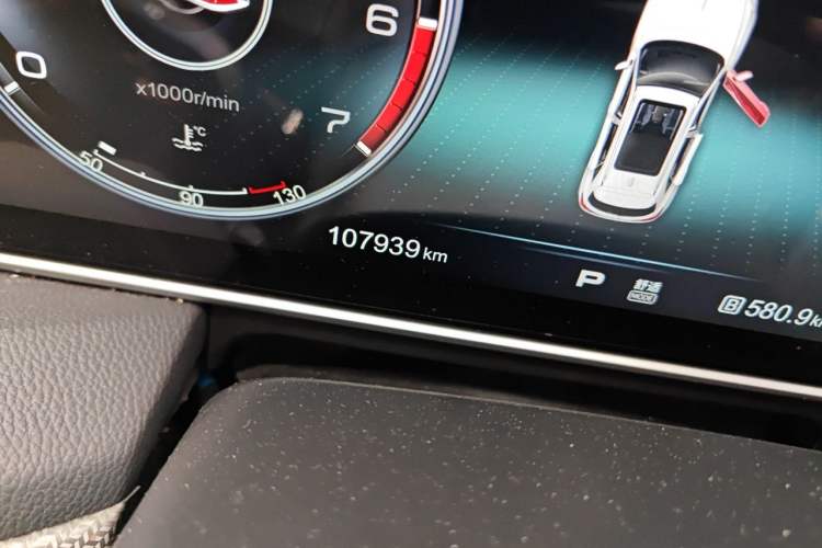 Used Hongqi HS5 2019 2.0T Smart Connect Flagship Edition Odometer Close Up