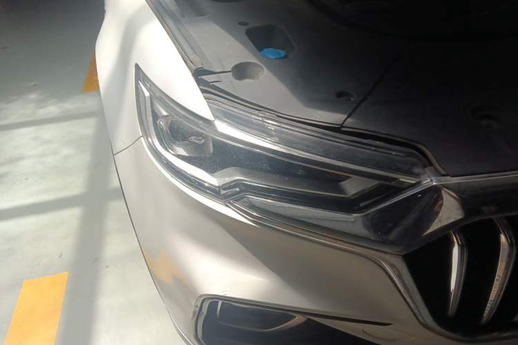 Used Hongqi HS5 2019 2.0T Smart Connect Flagship All-Wheel-Drive Version Right Front Headlight