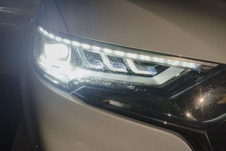 Used Hongqi HS5 2019 2.0T Smart Connect Flagship All-Wheel-Drive Version Right Front Headlight