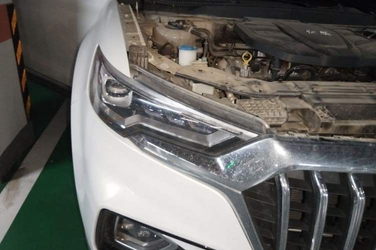 Used Hongqi HS5 2019 2.0T Smart Connect Flagship All-Wheel-Drive Version Right Front Headlight