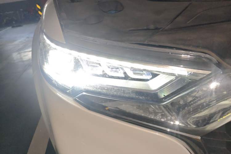 Used Hongqi HS5 2019 2.0T Smart Connect Flagship All-Wheel-Drive Version Right Front Headlight