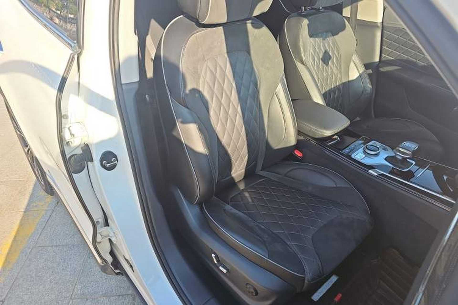 Used Hongqi HS5 2019 2.0T Smart Connect Flagship All-Wheel-Drive Version Right Front Seat