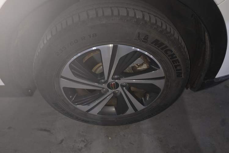 Used Hongqi HS5 2019 2.0T Smart Connect Flagship Edition Right Front Wheel Hub