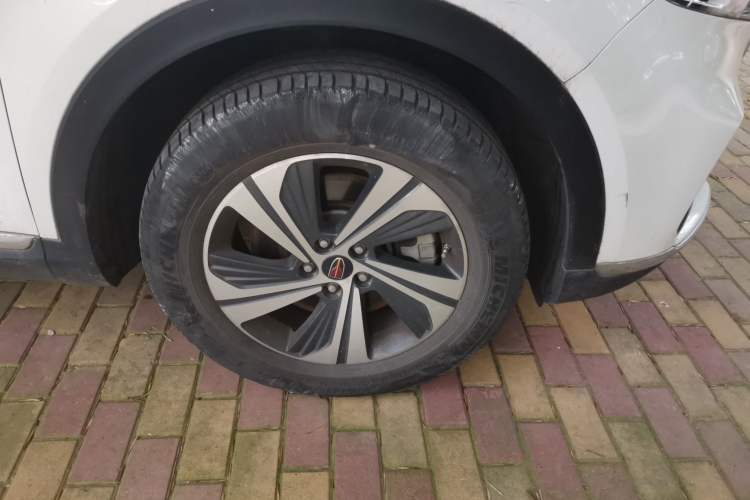 Used Hongqi HS5 2019 2.0T Smart Connect Flagship Edition Right Front Wheel Hub