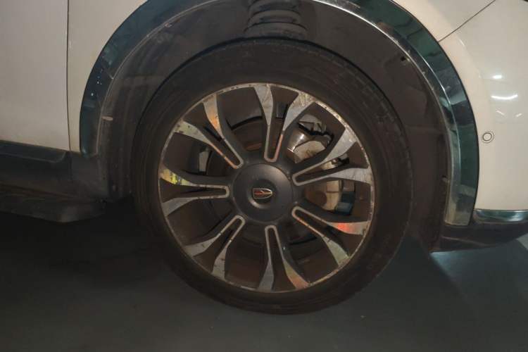 Used Hongqi HS5 2019 2.0T Smart Connect Flagship Edition Right Front Wheel Hub