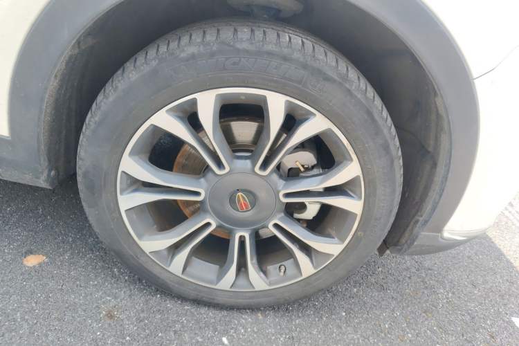 Used Hongqi HS5 2019 2.0T Smart Connect Flagship All-Wheel-Drive Version Right Front Wheel Hub