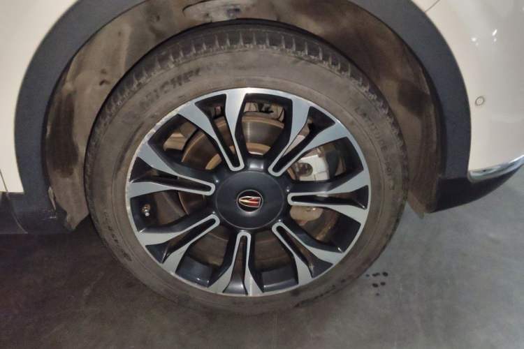 Used Hongqi HS5 2019 2.0T Smart Connect Flagship Edition Right Front Wheel Hub